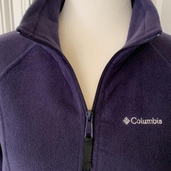 EUC.  Columbia zip up lightweight jacket - Picture 3 of 4